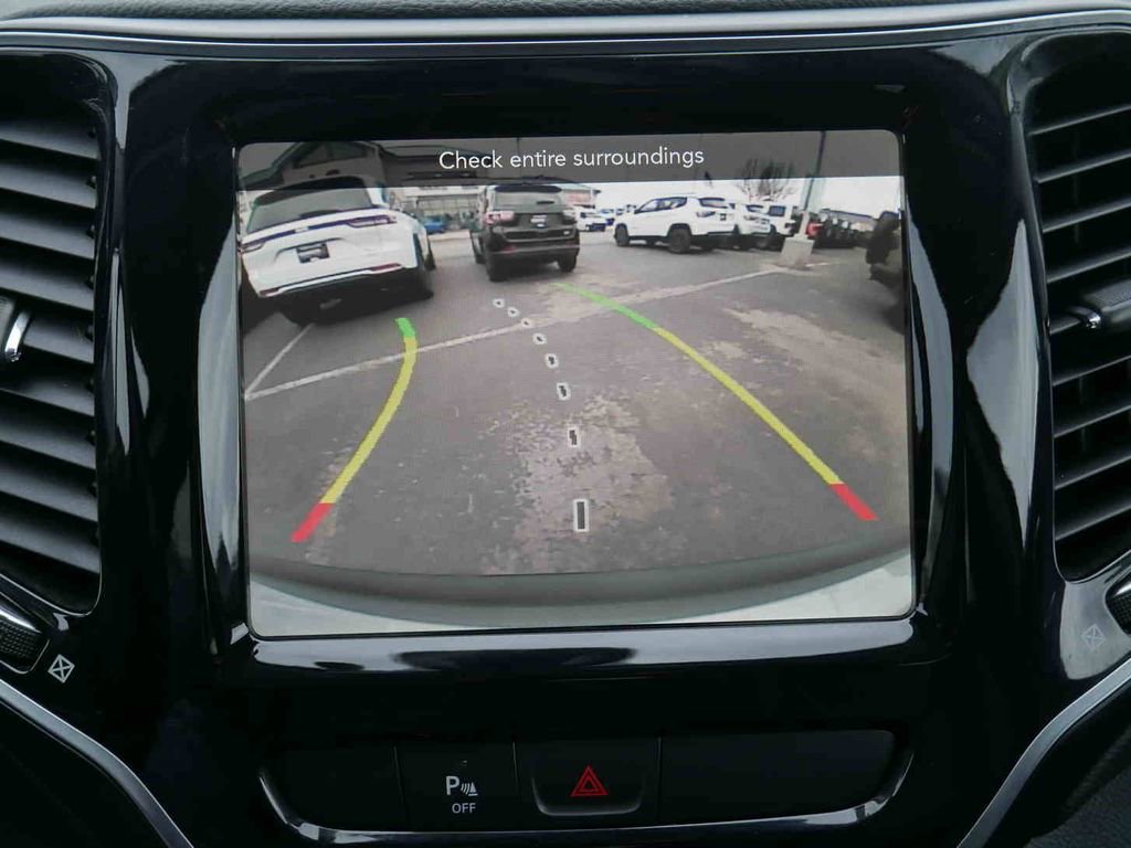 Used 2019 Jeep Cherokee Limited image 35