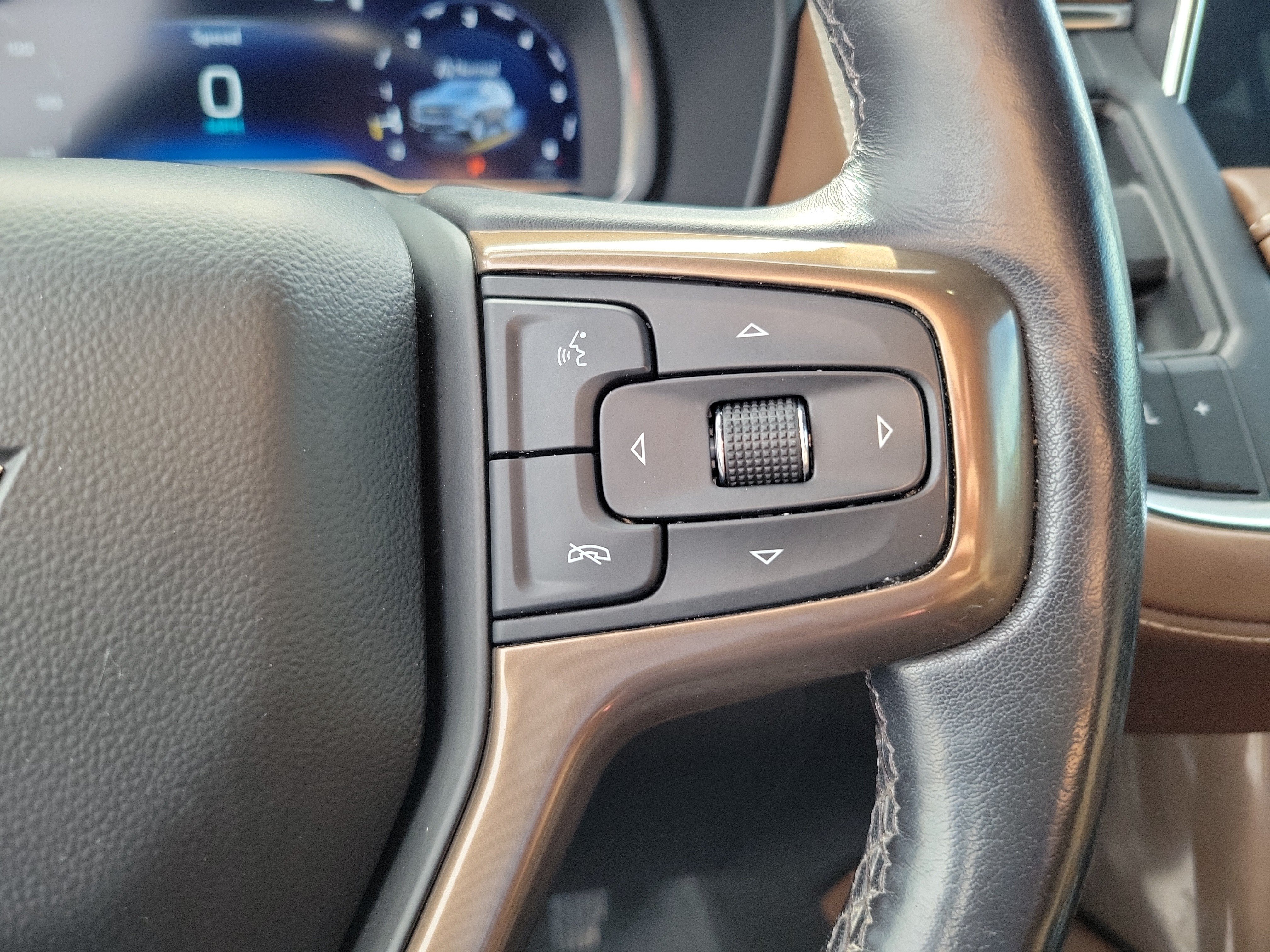 Used 2022 Chevrolet Suburban High Country w/ Premium Package RWD image 24