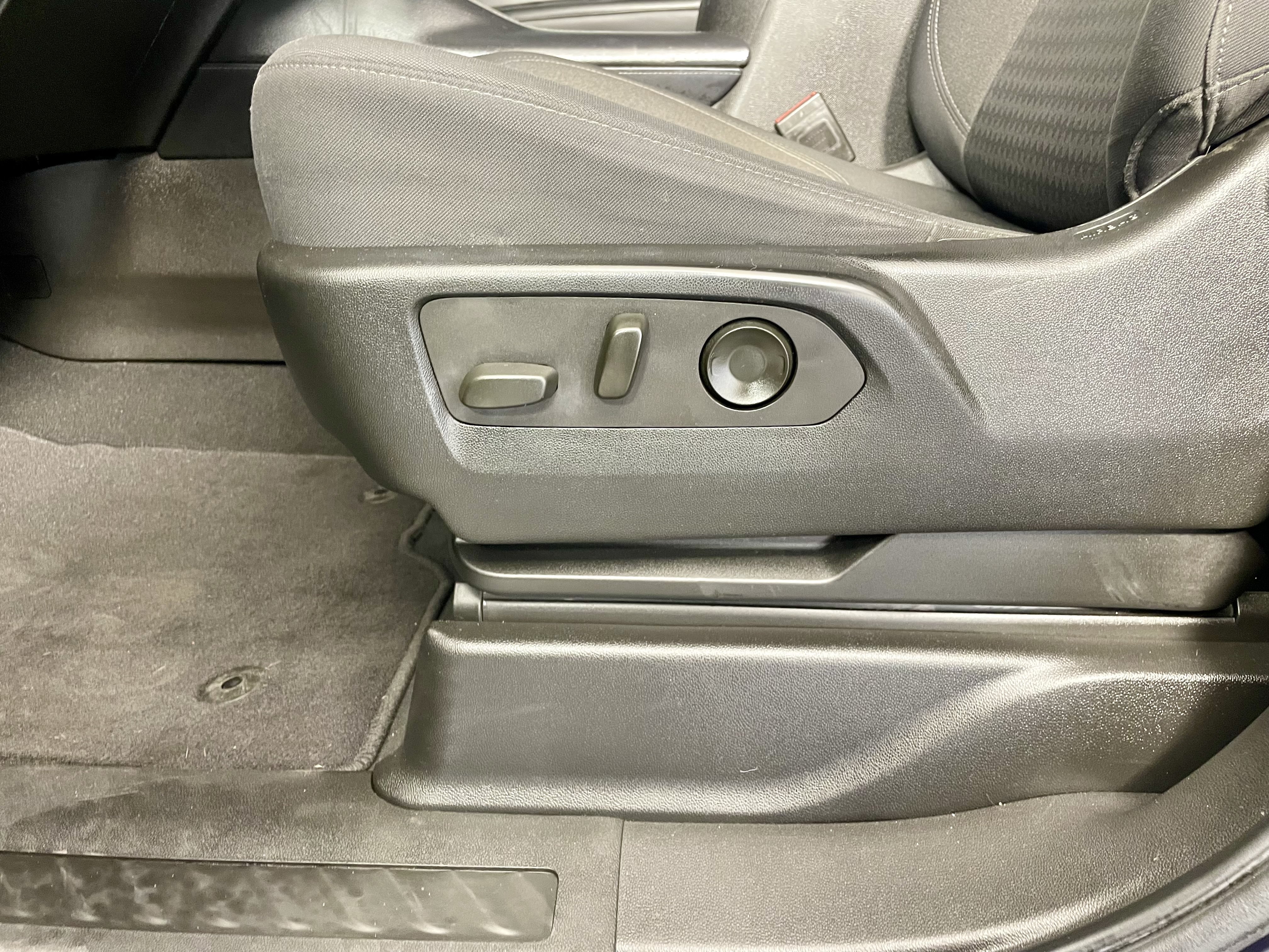 Used 2021 GMC Yukon SLE AWD/4WD image 14