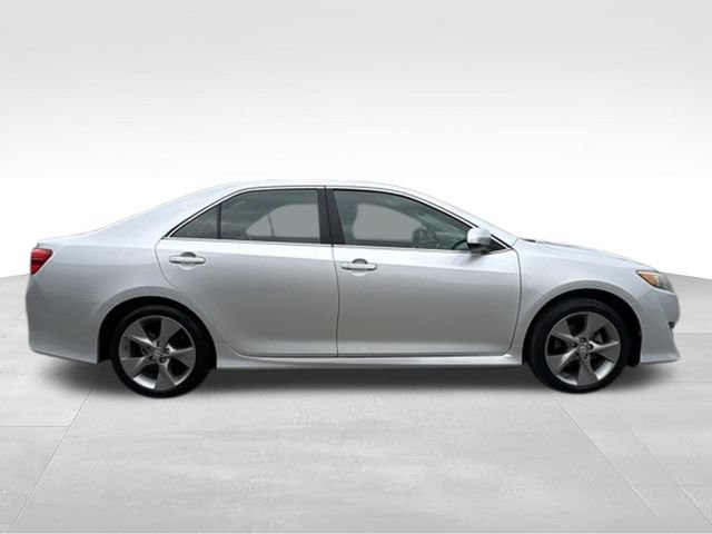 Used 2013 Toyota Camry SE w/ Leather Pkg FWD image 8