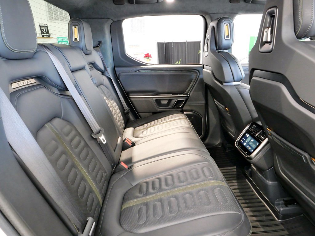 Used 2022 Rivian R1T Adventure image 21