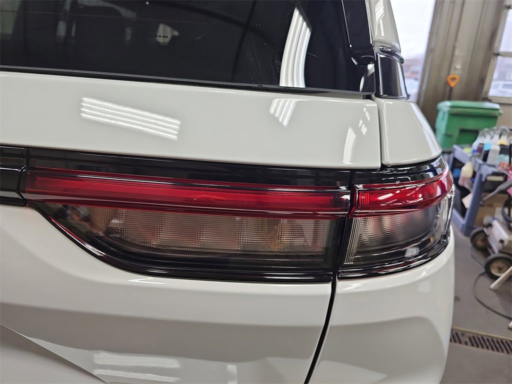 Used 2023 Jeep Grand Cherokee Altitude image 33