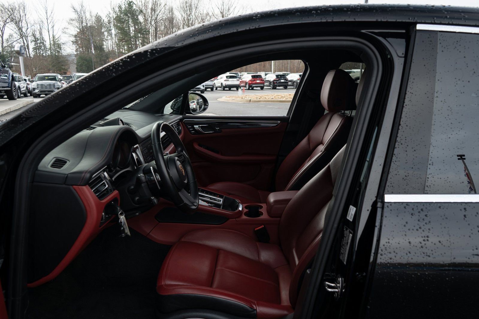 Used 2022 Porsche Macan S w/ Premium Package Plus image 28