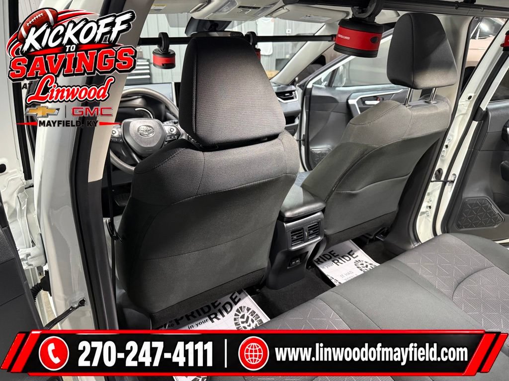 Used 2025 Toyota RAV4 XLE FWD image 21