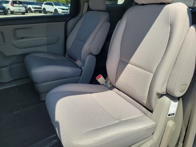 Used 2018 Kia Sedona L FWD image 10