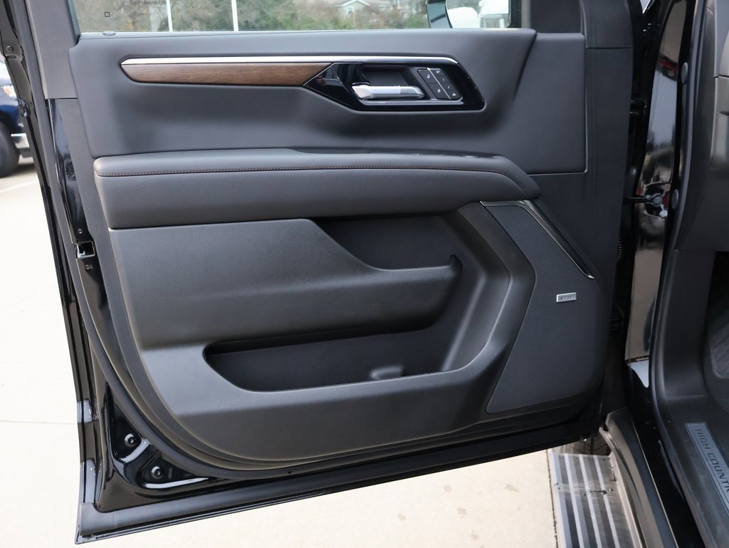 New 2025 Chevrolet Tahoe High Country image 11