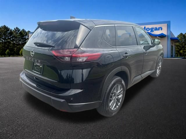 Used 2024 Nissan Rogue S FWD video 3