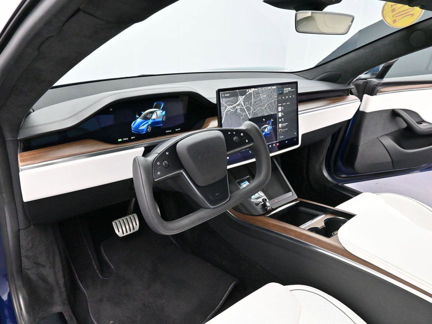 Used 2021 Tesla Model S Plaid image 17