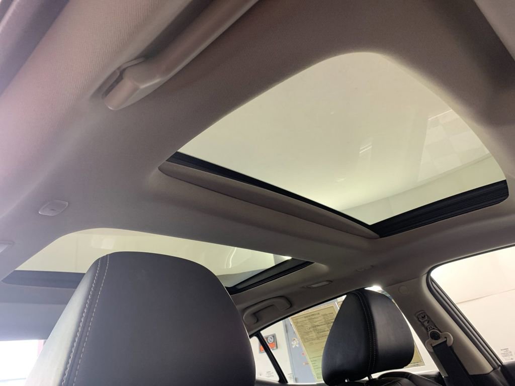 Used 2017 Nissan Maxima Platinum image 41