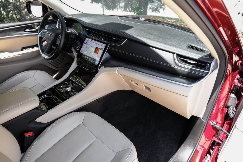 Used 2022 Jeep Grand Cherokee Limited RWD image 19