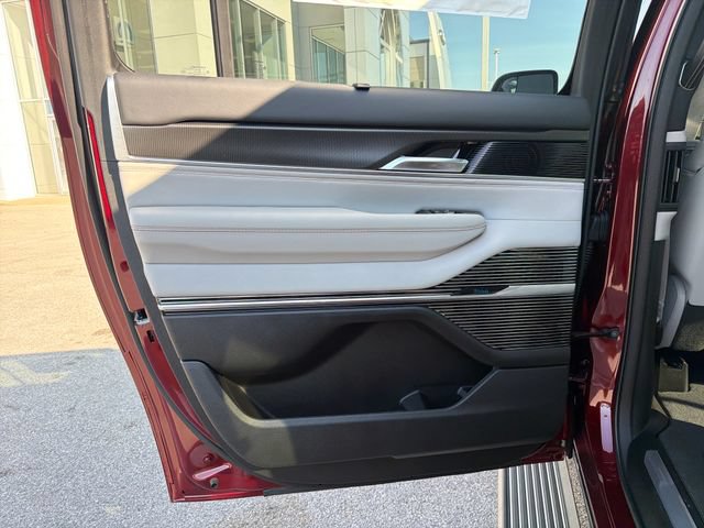 New 2026 Jeep Grand Wagoneer L Summit AWD/4WD image 40