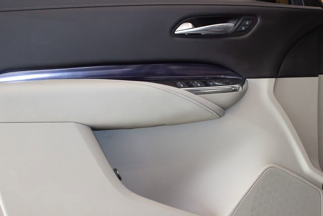 Used 2023 Cadillac XT4 Luxury w/ Cold Weather Package image 22