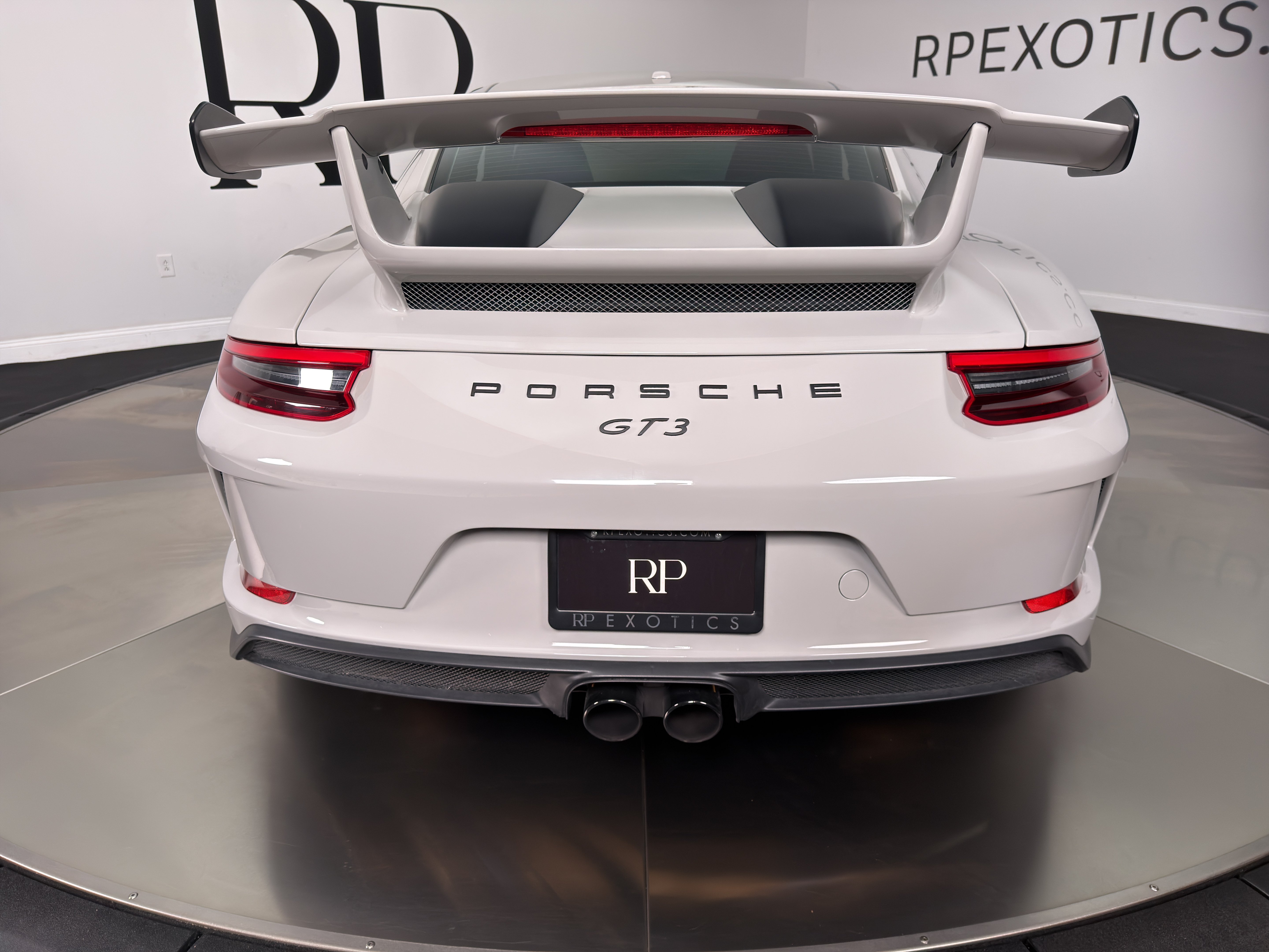 Used 2018 Porsche 911 GT3 RWD image 11