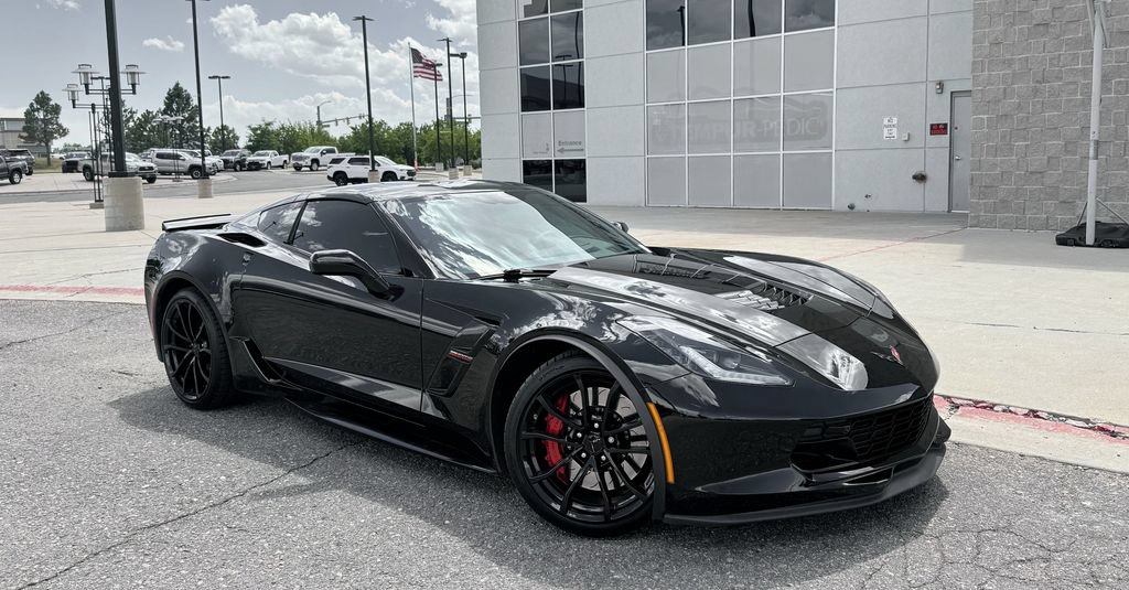 Used 2019 Chevrolet Corvette Grand Sport RWD image 2