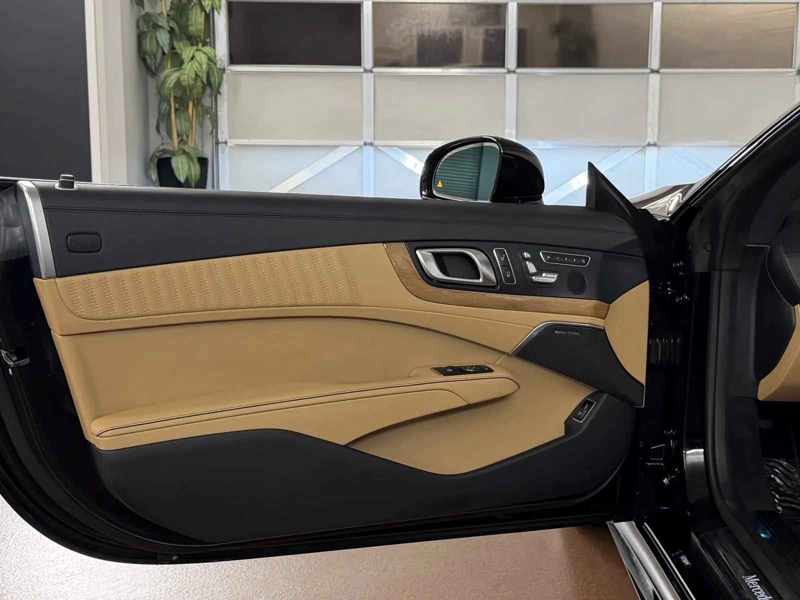 Used 2017 Mercedes-Benz SL 550 image 15