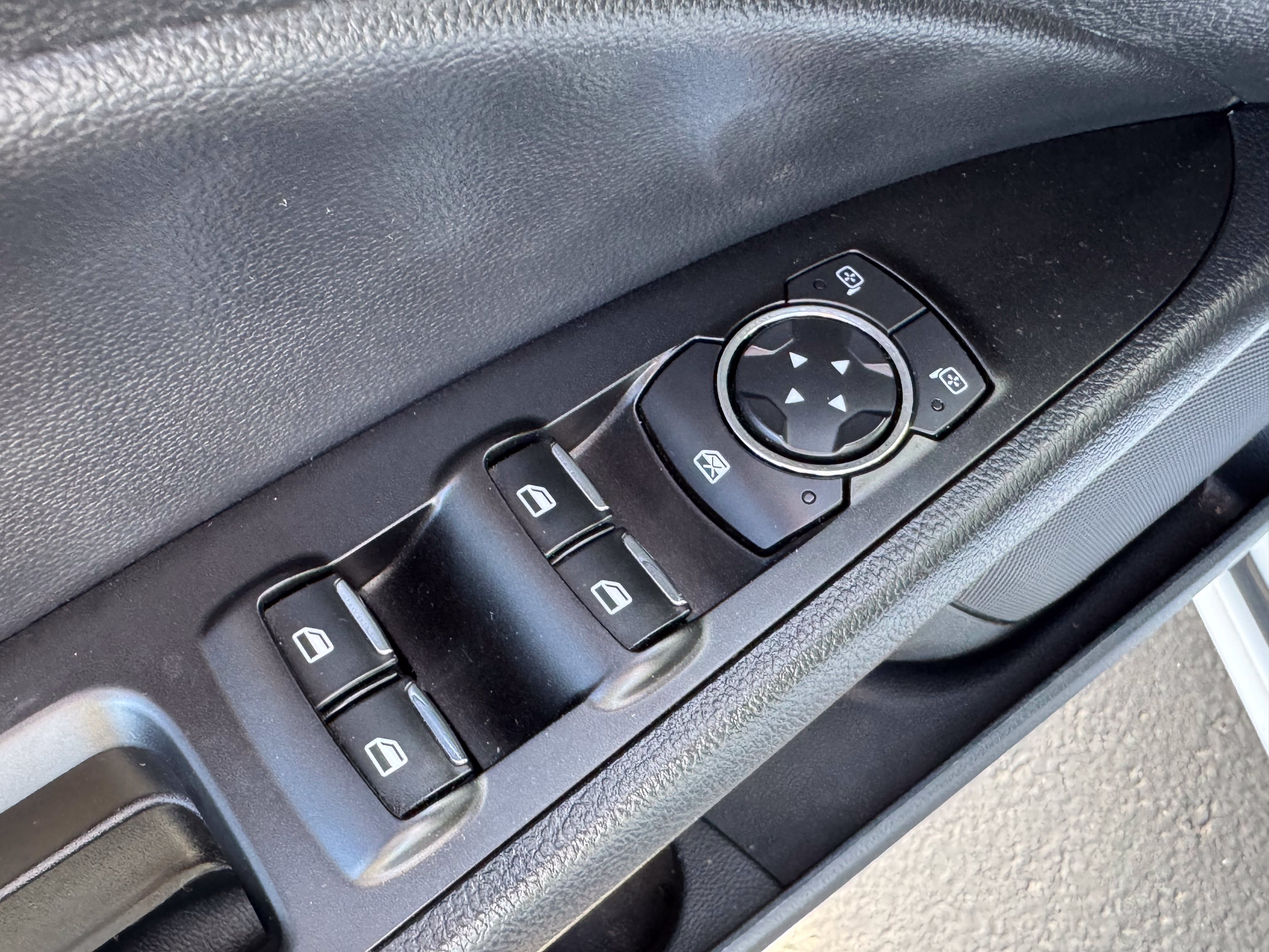 Used 2019 Ford Fusion SEL FWD image 41