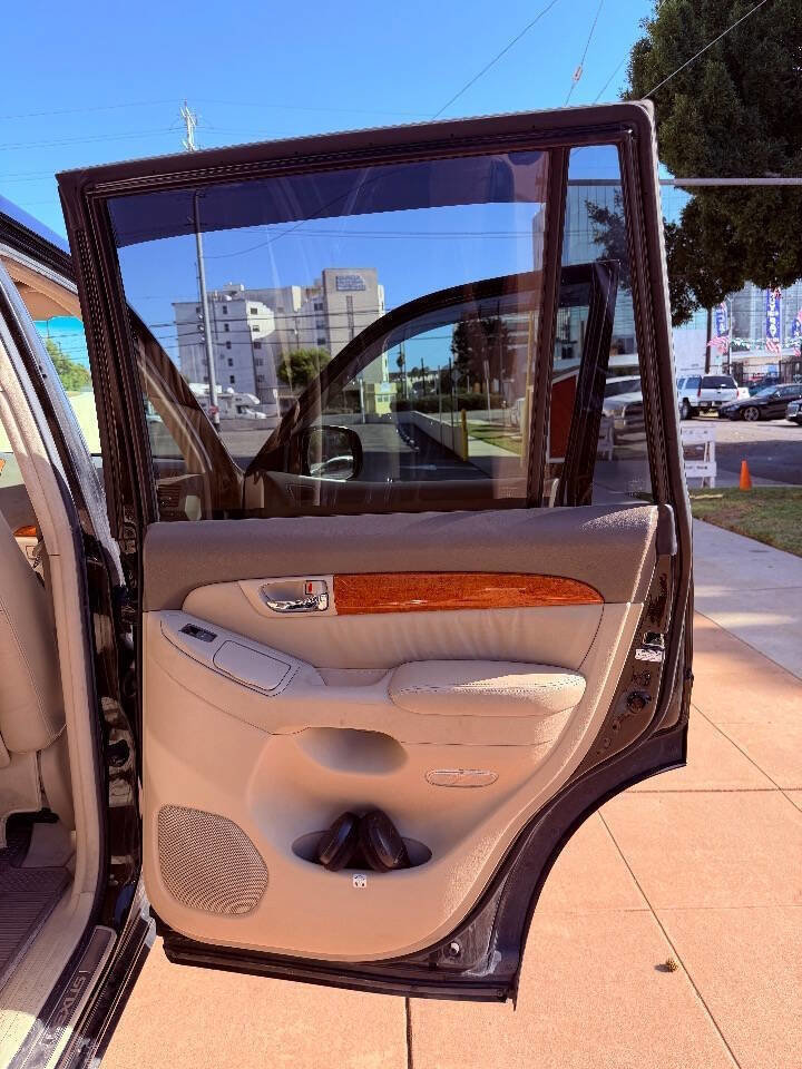 Used 2005 Lexus GX 470 image 25