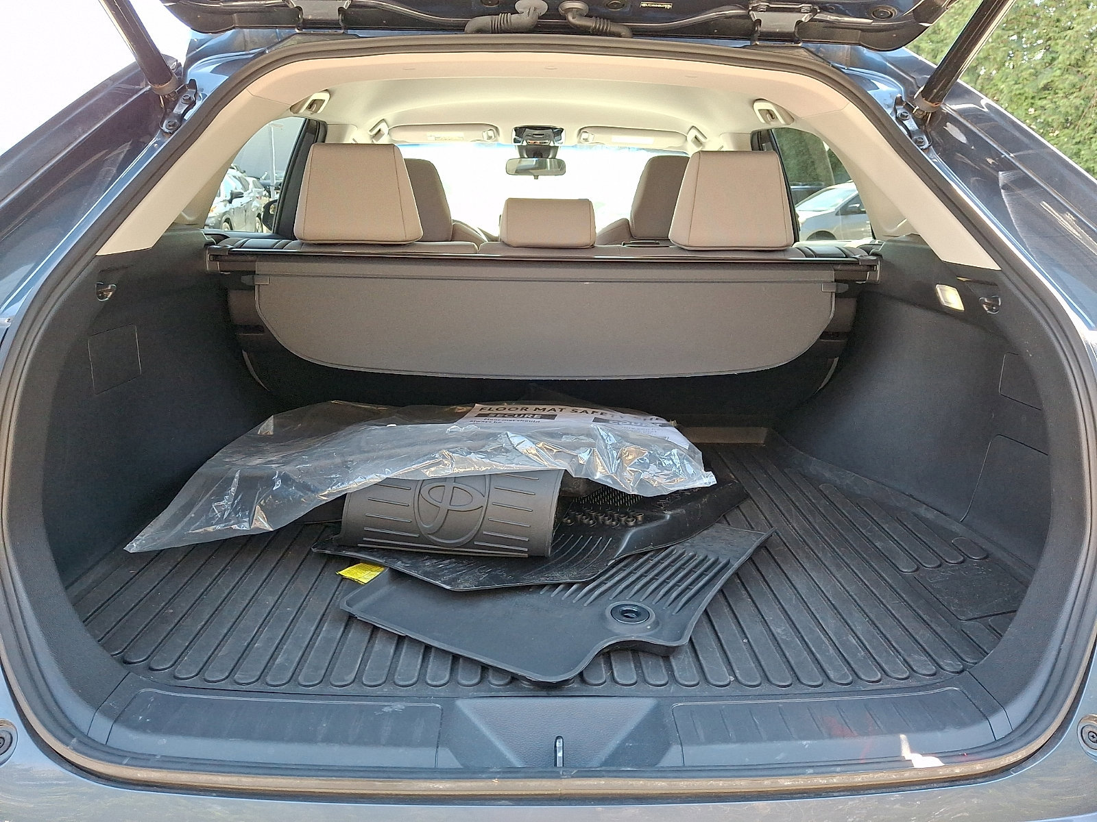 Certified 2021 Toyota Venza LE image 23