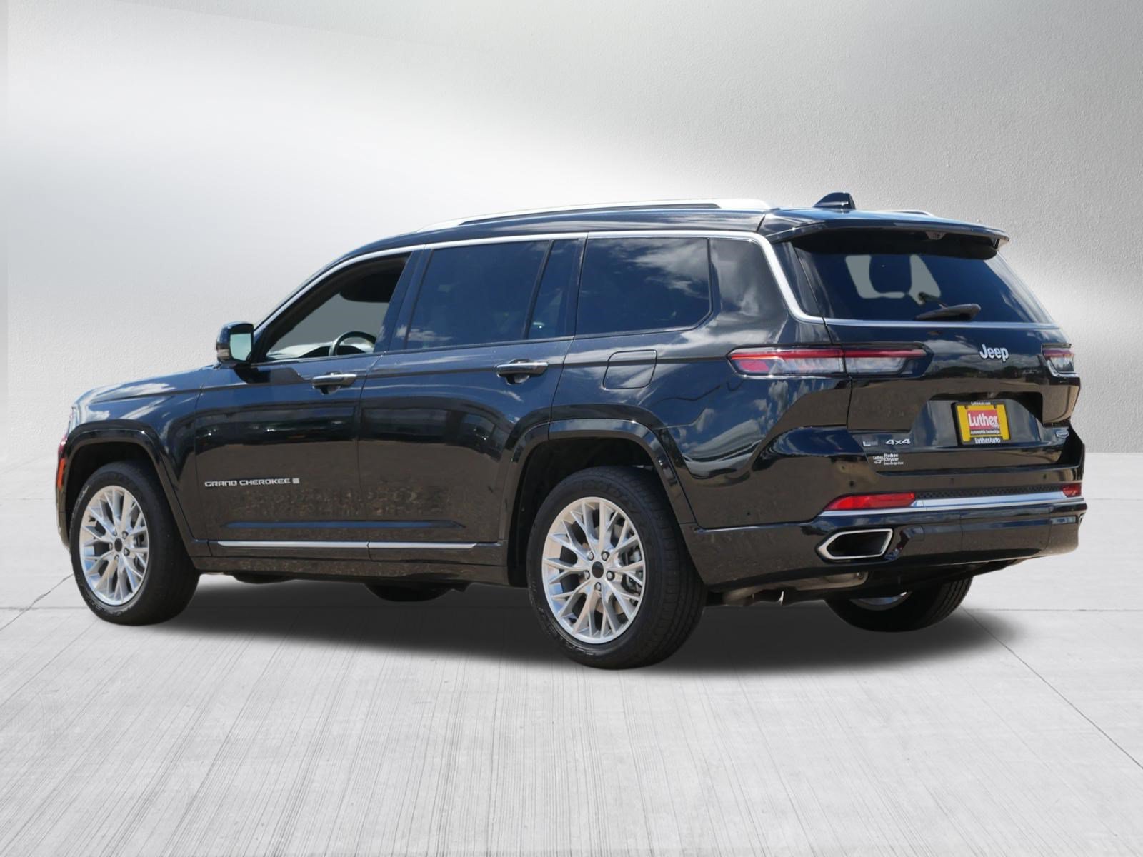Used 2021 Jeep Grand Cherokee L Summit w/ Advanced Protech Group IV AWD/4WD image 5