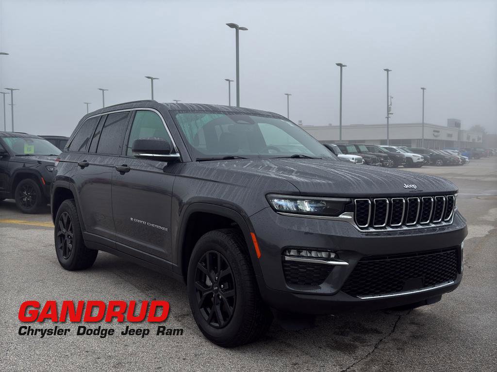 Used 2024 Jeep Grand Cherokee Limited image 1