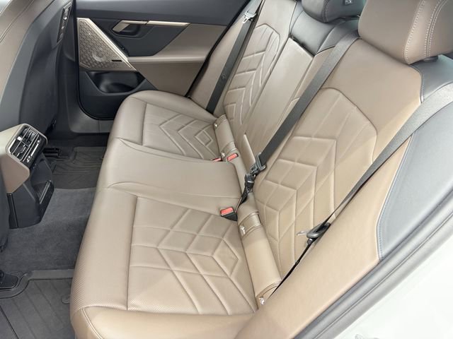 Used 2025 BMW 530i xDrive AWD/4WD image 18