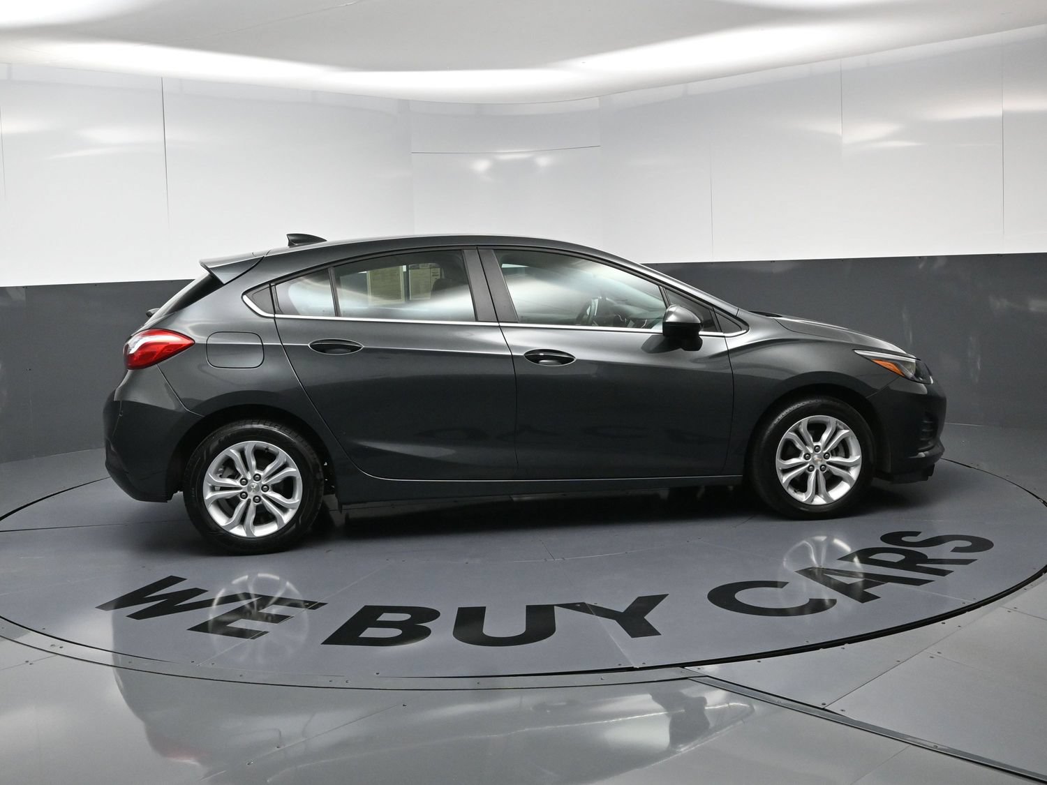 Used 2019 Chevrolet Cruze LT w/ Convenience Package FWD image 10