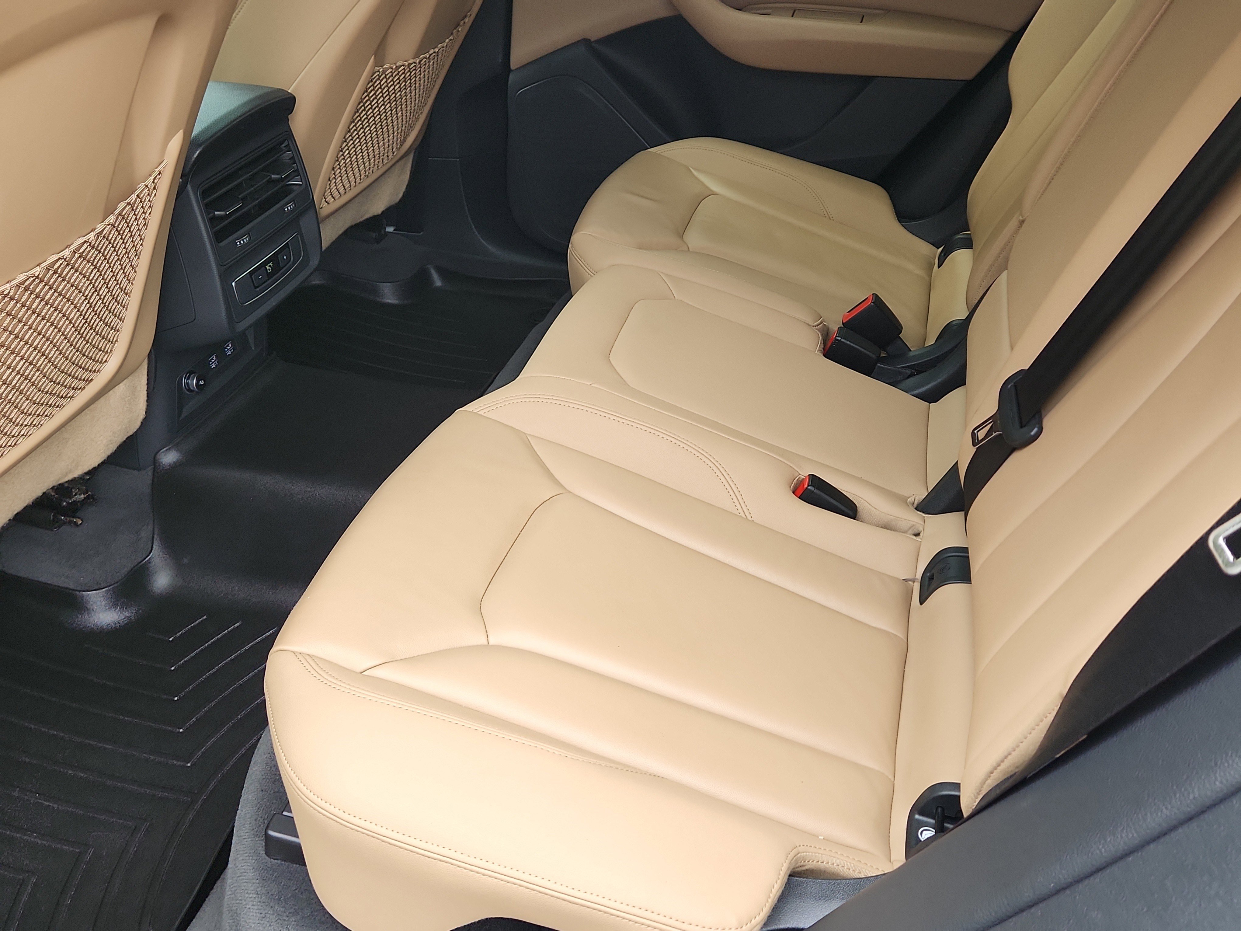 Used 2019 Audi Q8 Premium w/ Convenience Package image 9