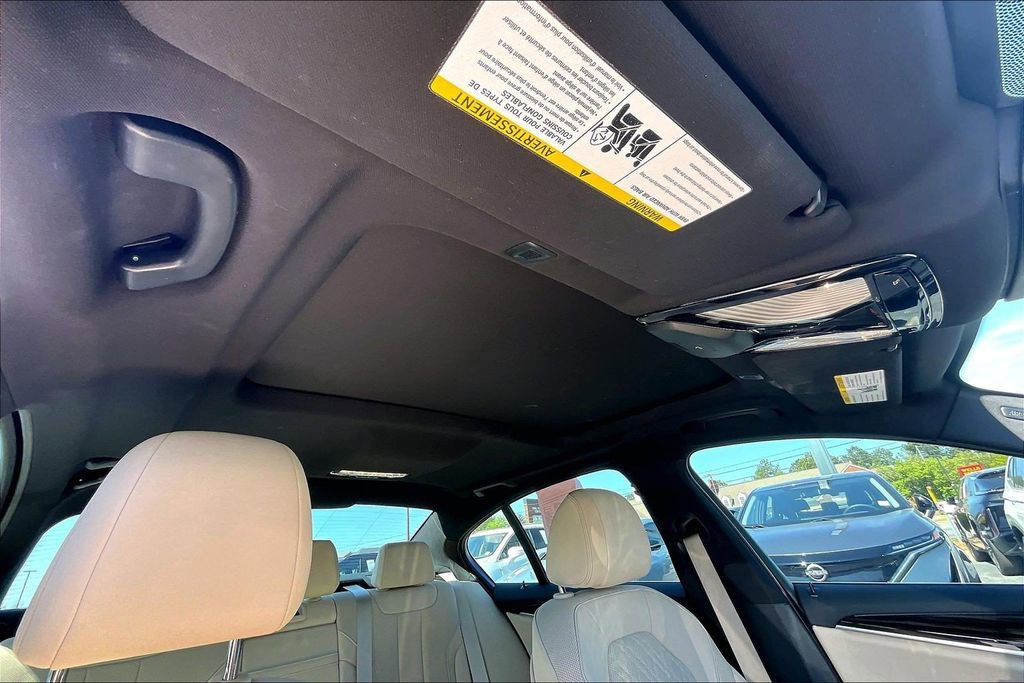 Used 2021 BMW 530e w/ Convenience Package image 27