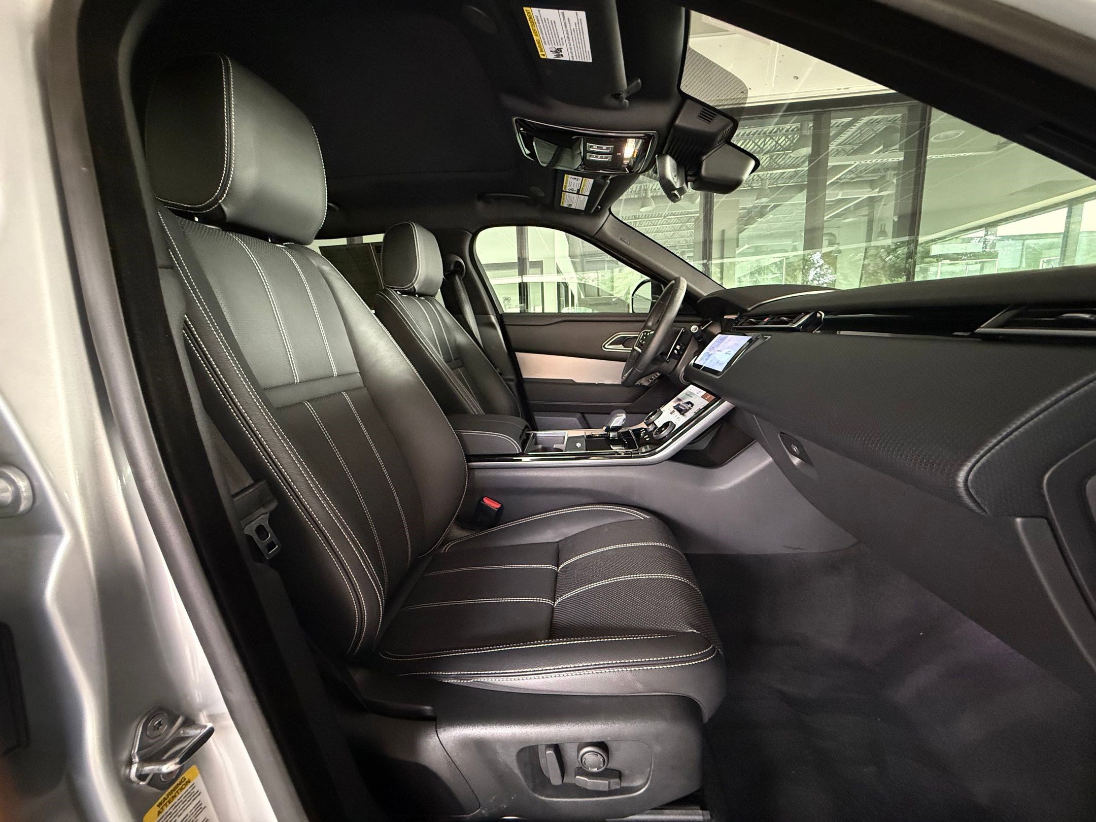 Certified 2023 Land Rover Range Rover Velar R-Dynamic S image 18