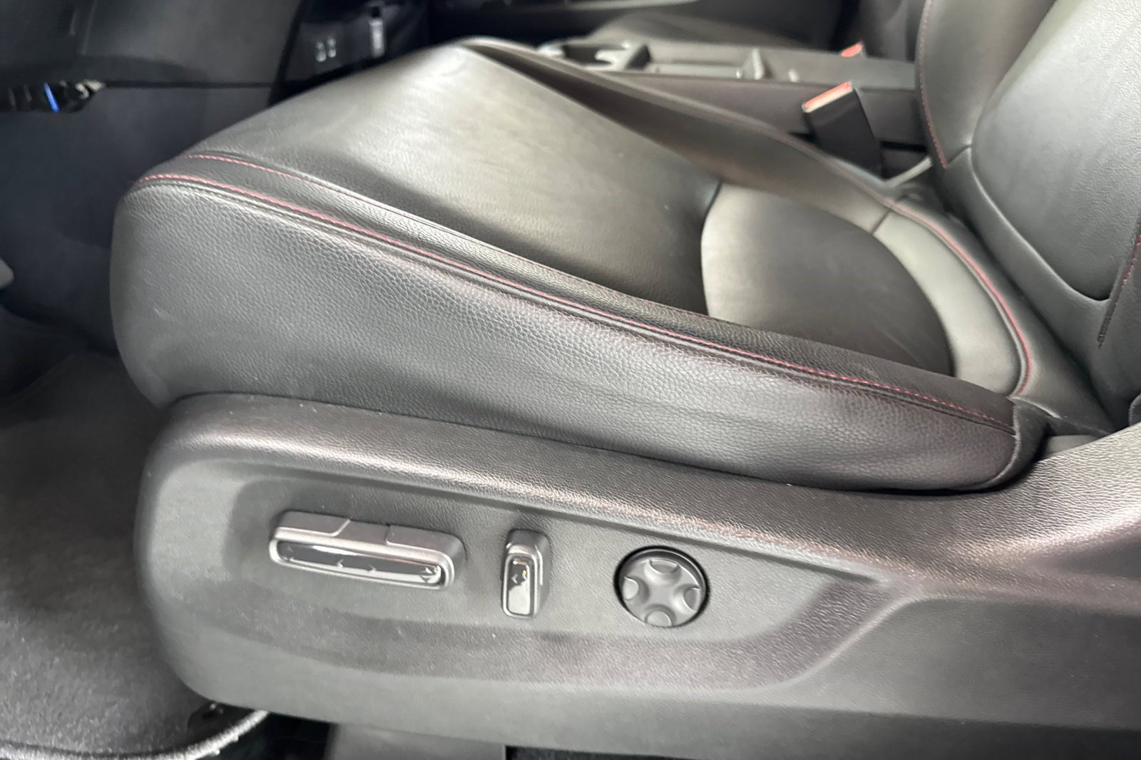 Used 2025 Honda Odyssey Sport-L image 14