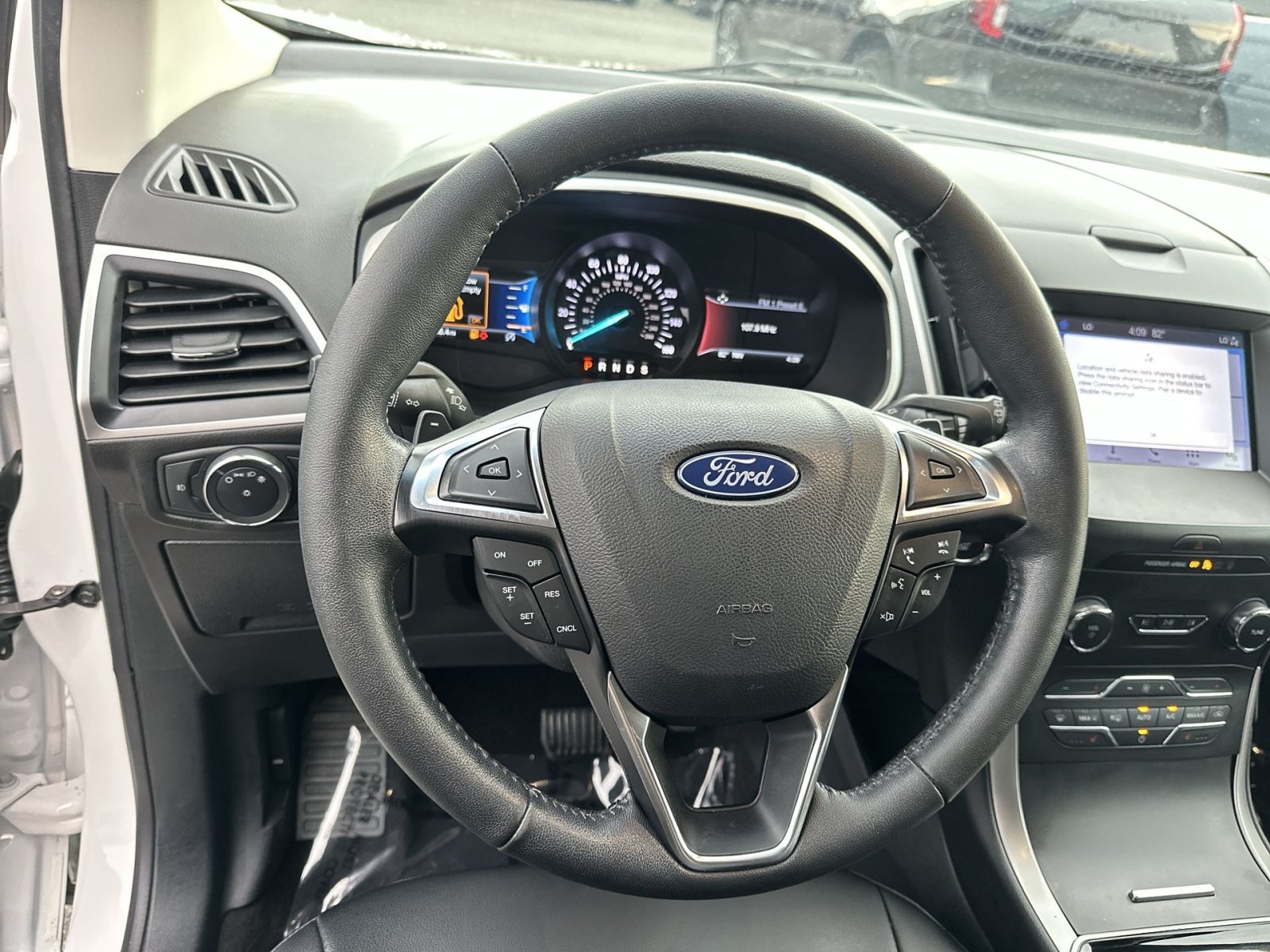 Used 2019 Ford Edge SEL w/ Equipment Group 201A AWD/4WD image 17