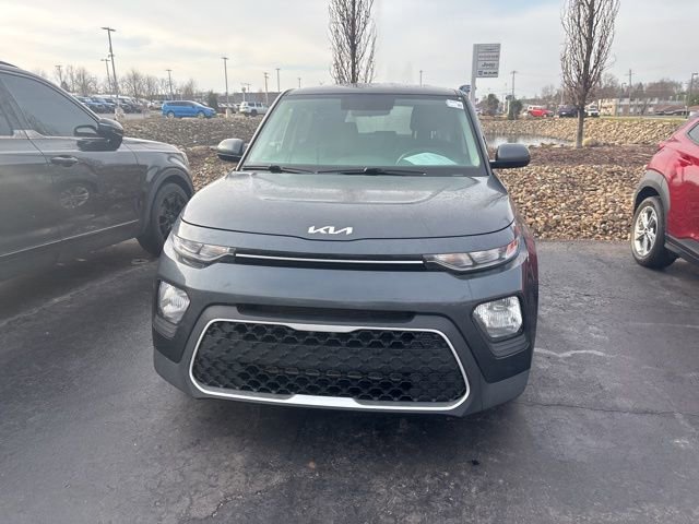 Used 2022 Kia Soul LX image 2