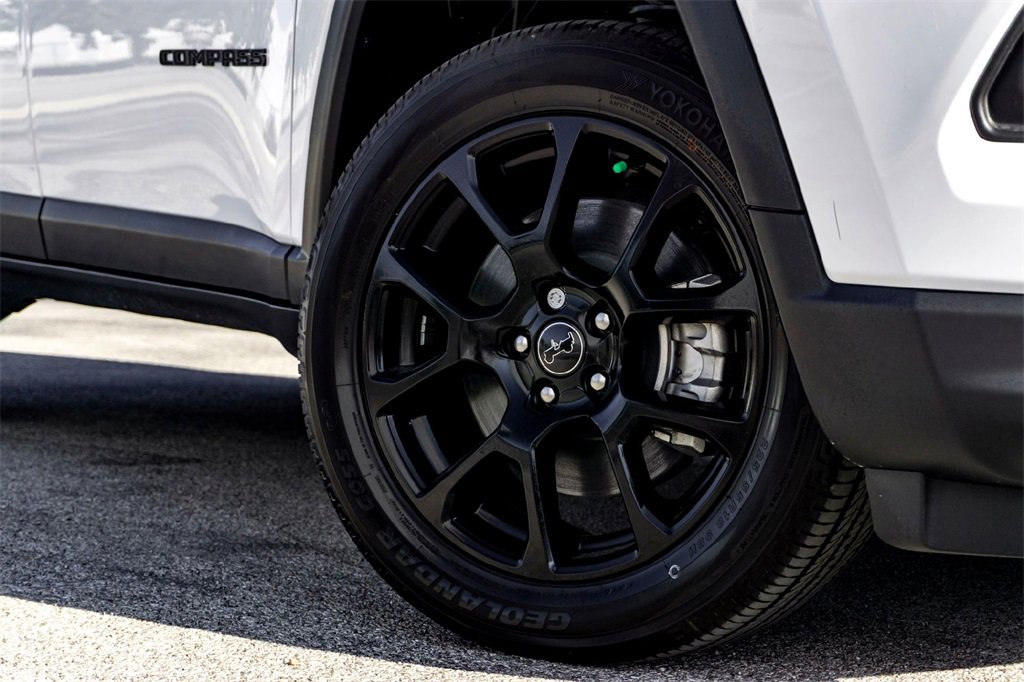 New 2026 Jeep Compass Latitude image 2