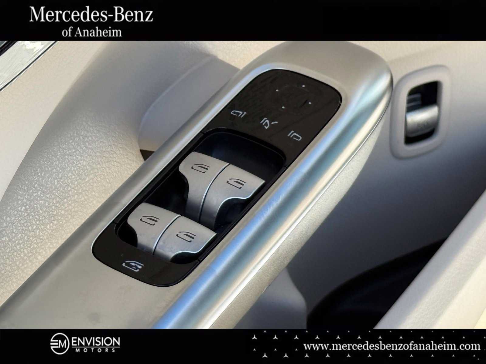 Used 2024 Mercedes-Benz C 300 Sedan image 25