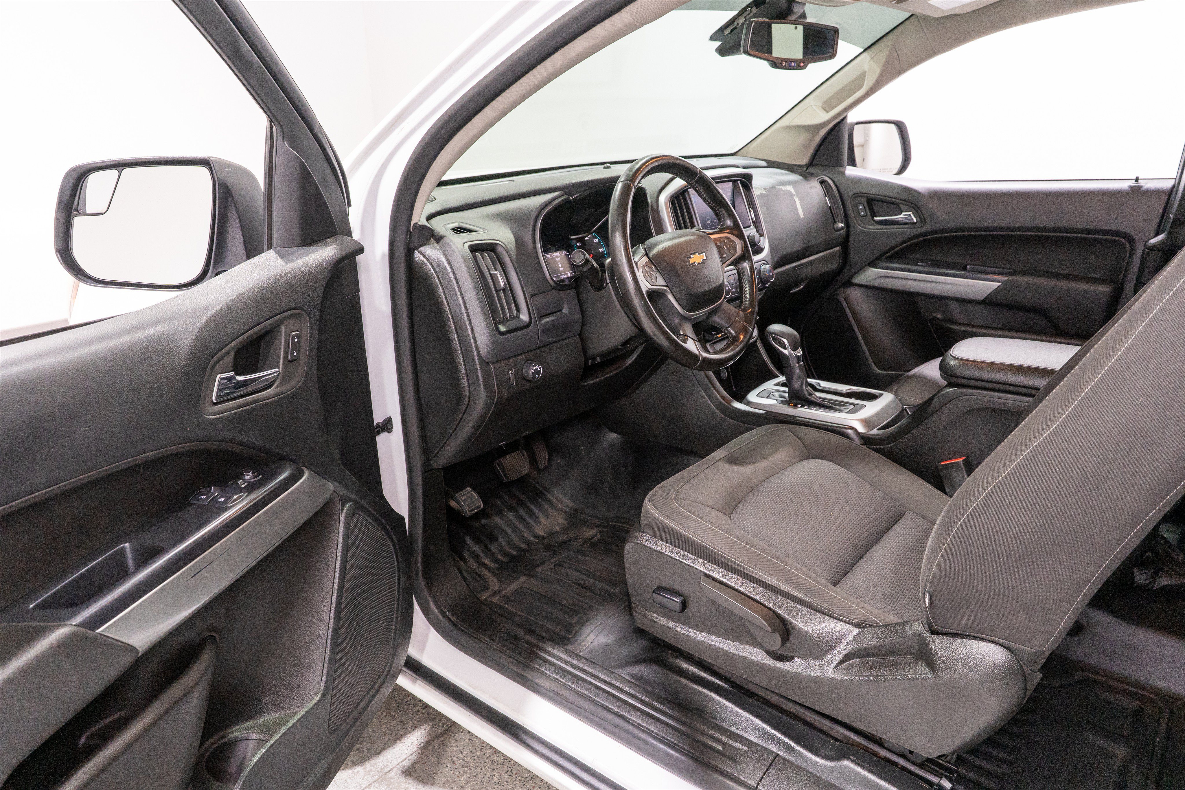 Used 2022 Chevrolet Colorado LT w/ Fleet Safety Package RWD image 14