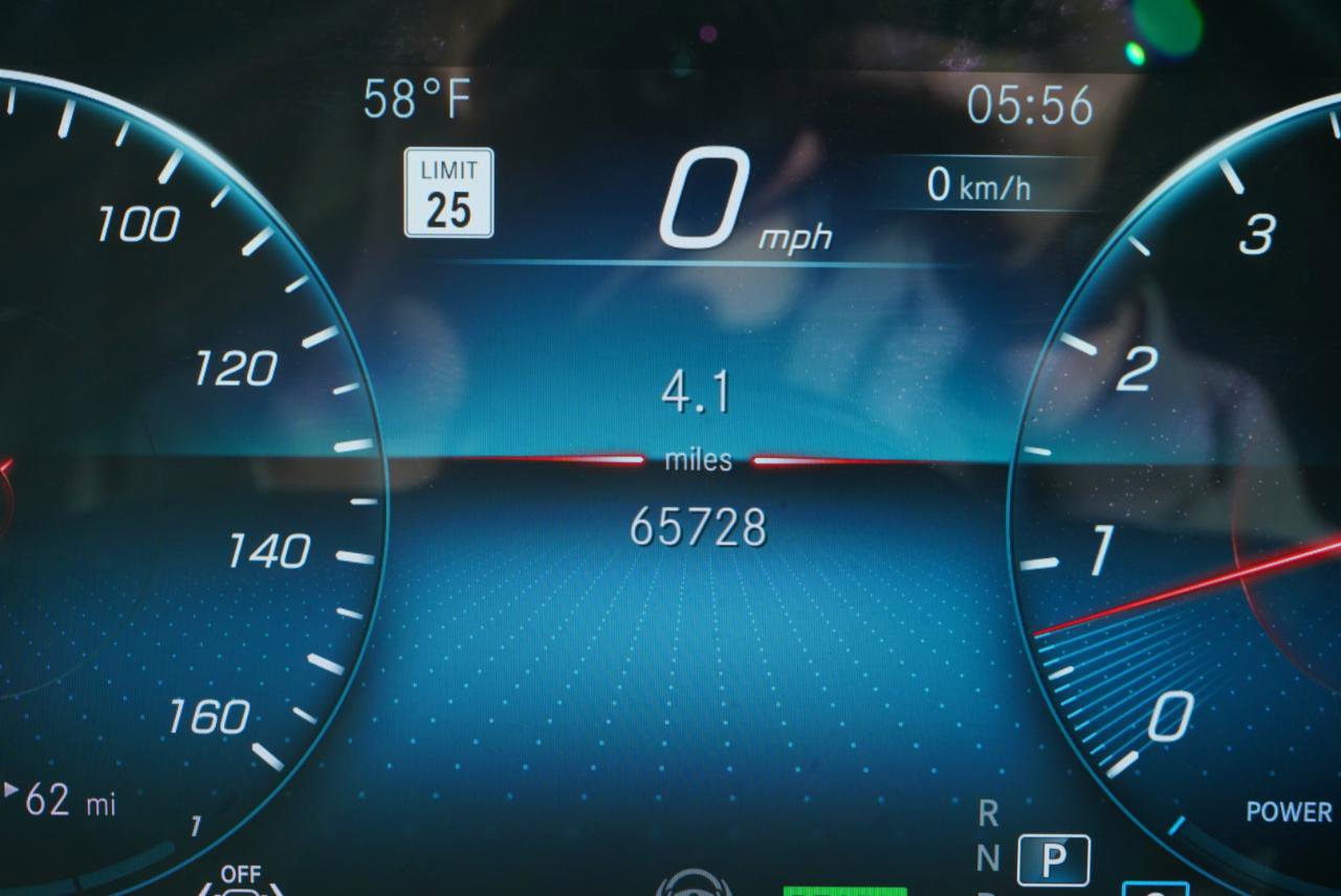 Used 2022 Mercedes-Benz GLS 450 4MATIC image 30