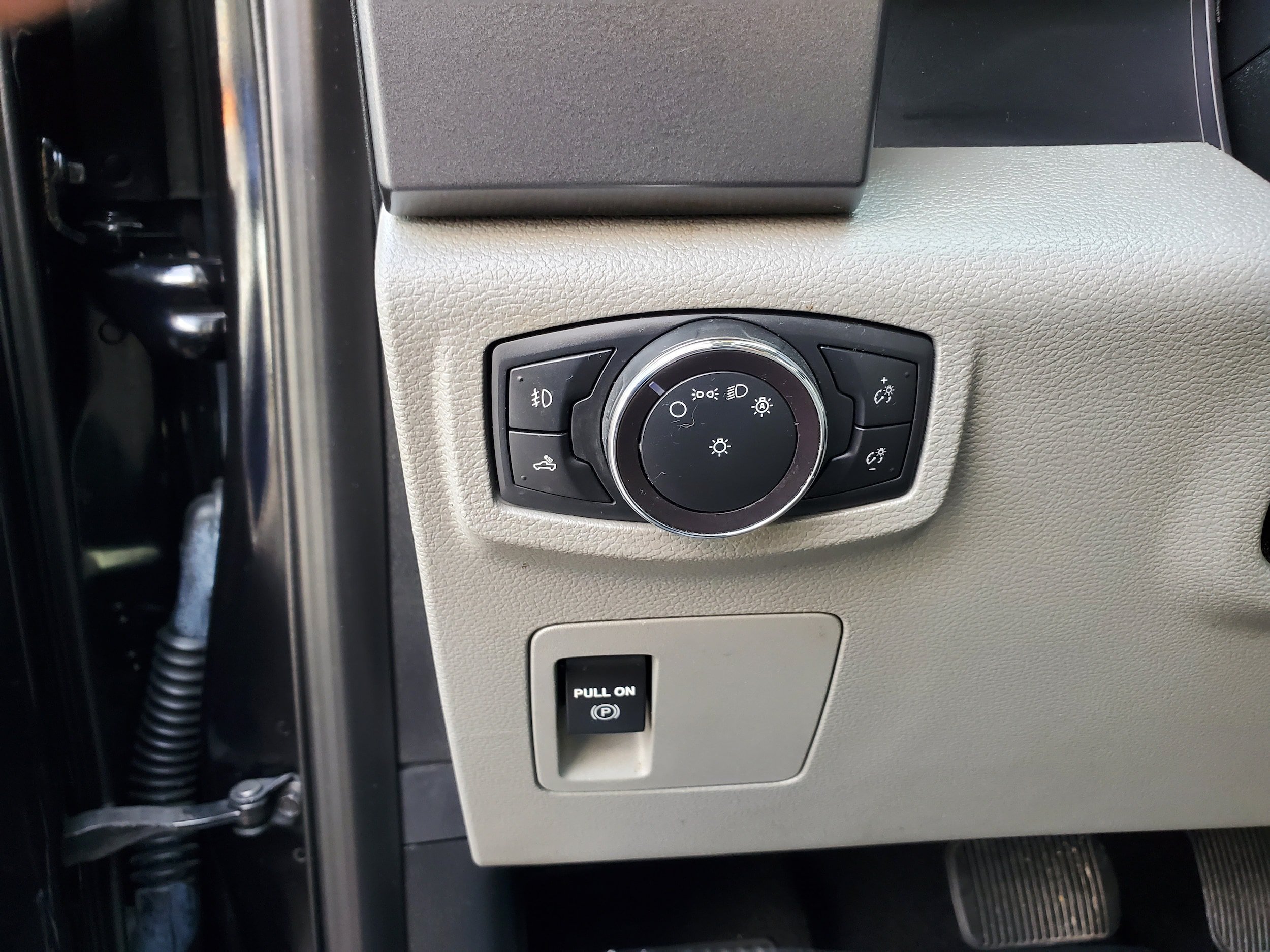 Used 2019 Ford F150 XLT RWD image 11