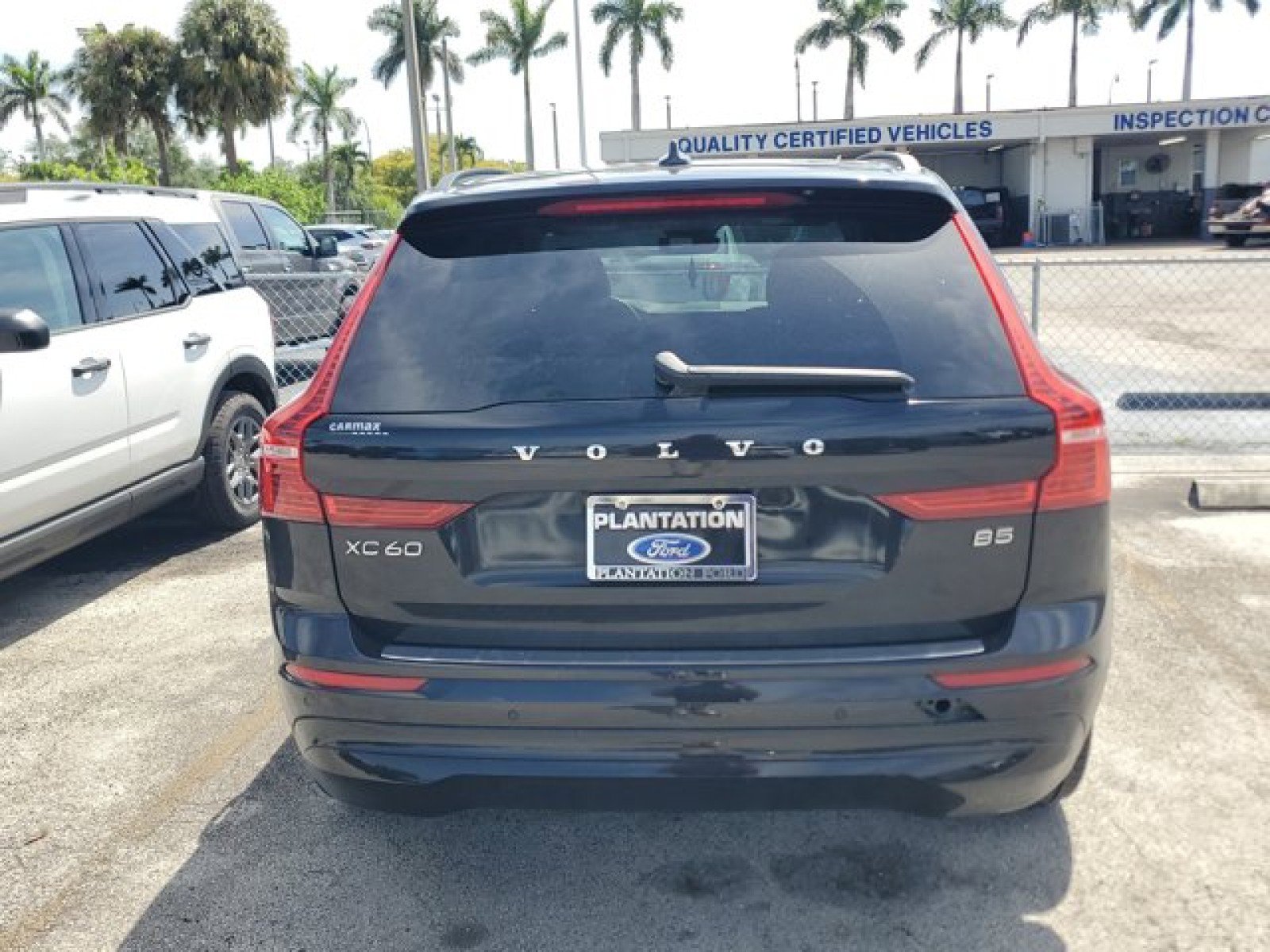 Used 2022 Volvo XC60 B5 Momentum w/ Protection Package Premier FWD image 6