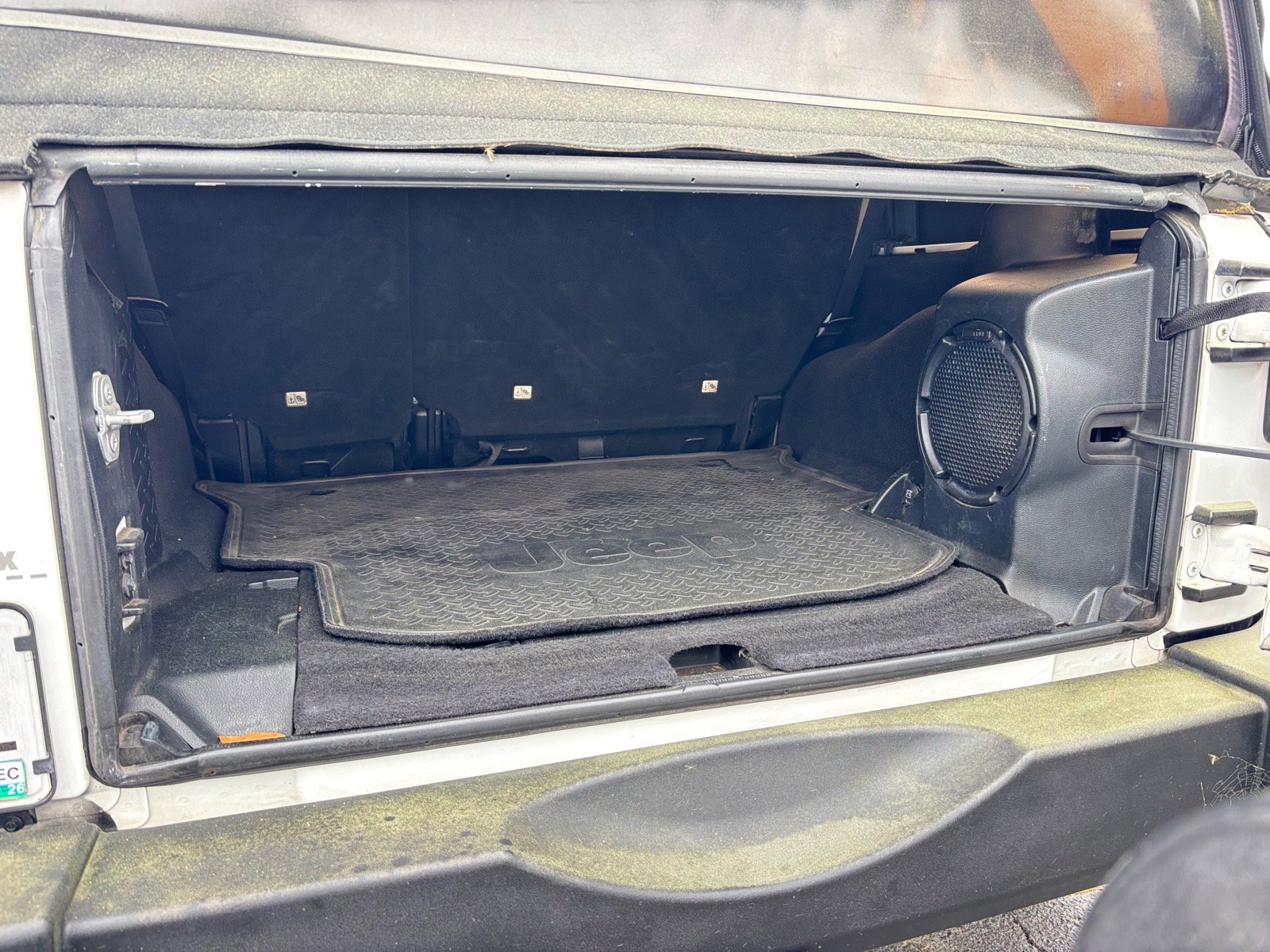 Used 2014 Jeep Wrangler Unlimited Sahara w/ Connectivity Group image 11