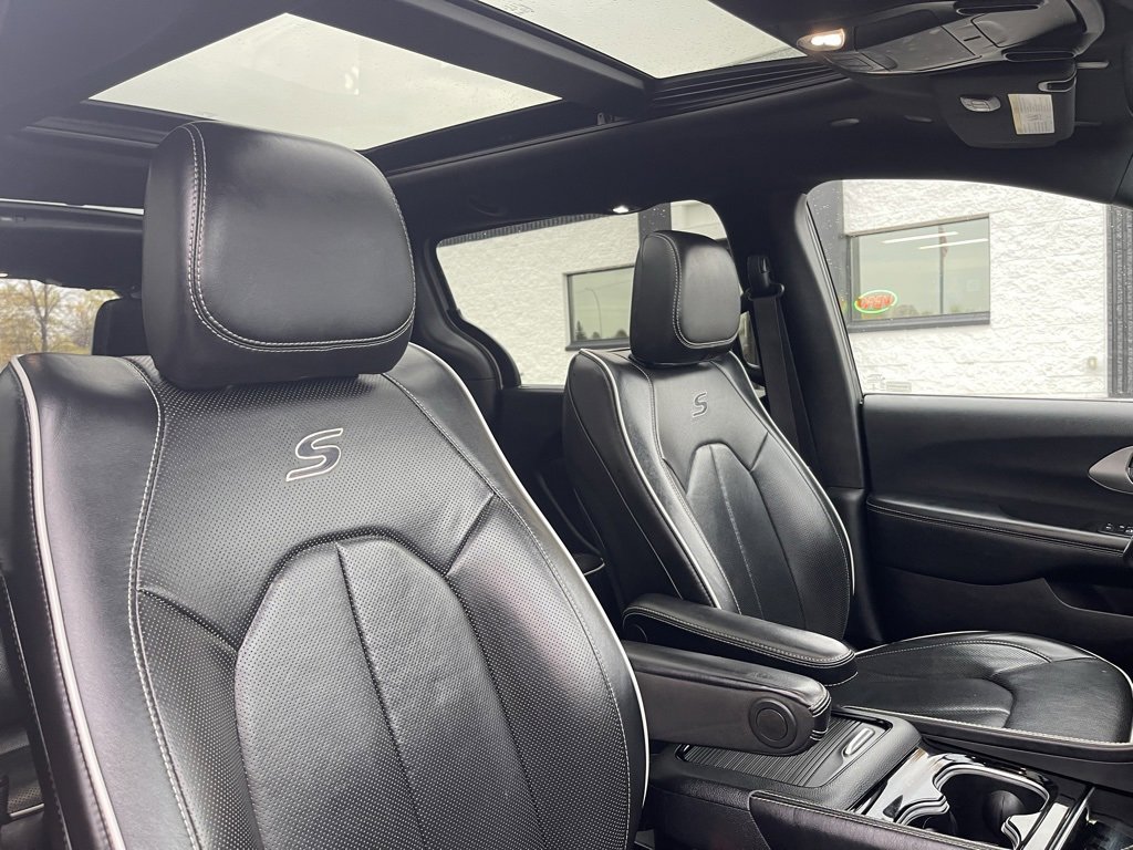 Used 2021 Chrysler Pacifica Limited w/ S Appearance Package image 40