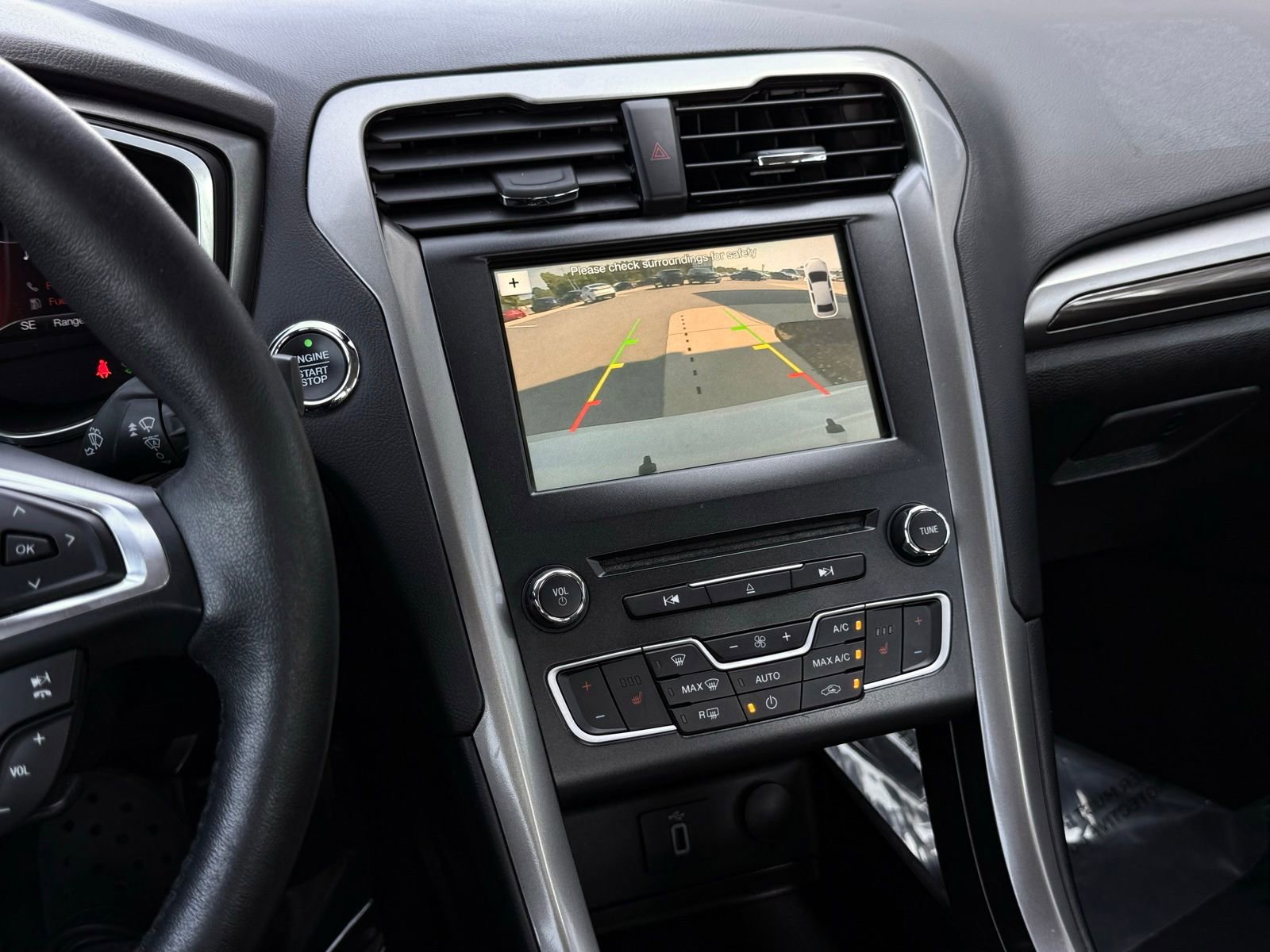 Used 2018 Ford Fusion SE w/ Equipment Group 602A FWD image 33