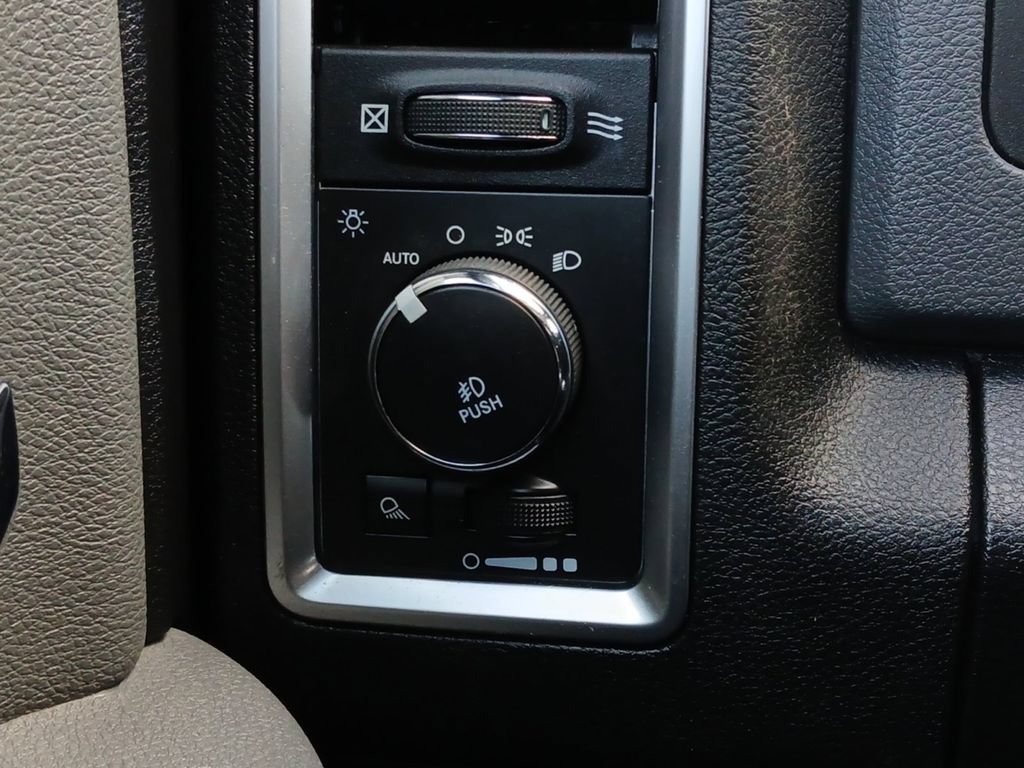 Used 2015 RAM 1500 Lone Star RWD image 12