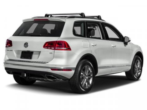 Used 2015 Volkswagen Touareg Lux image 2