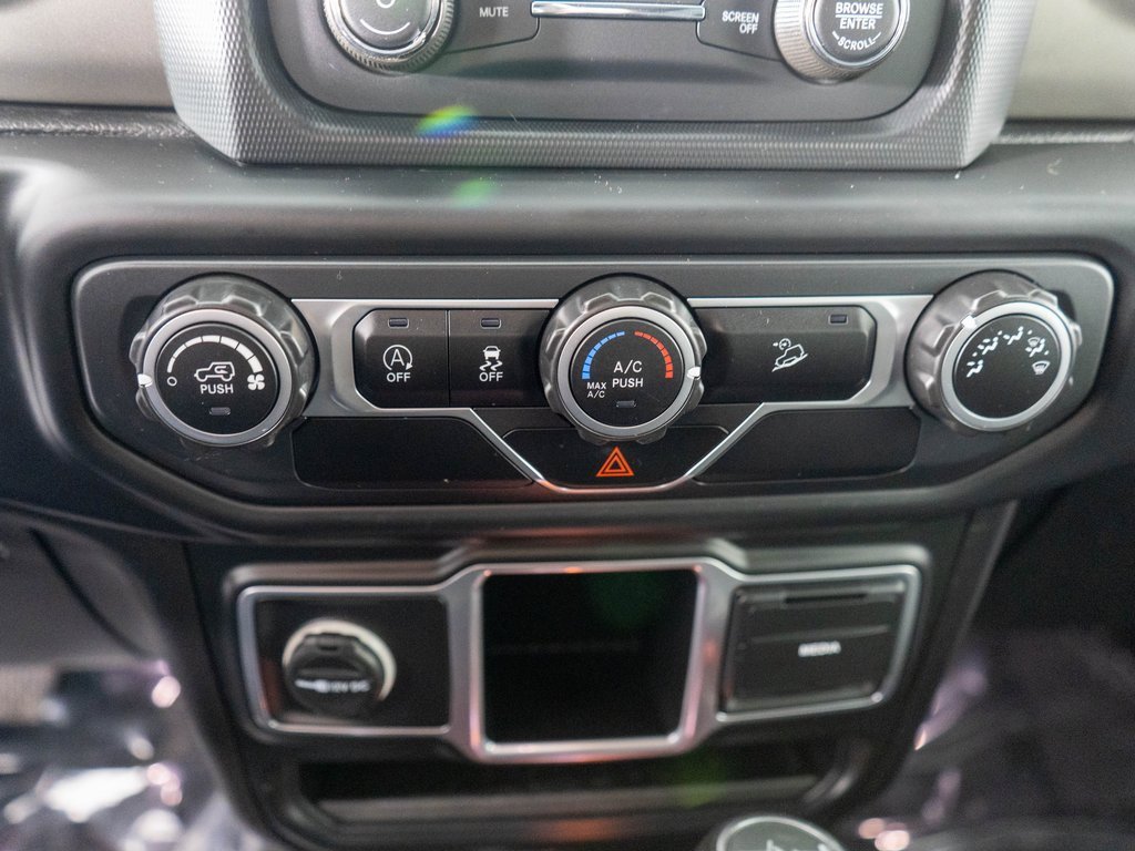 Used 2018 Jeep Wrangler Unlimited Sport image 18