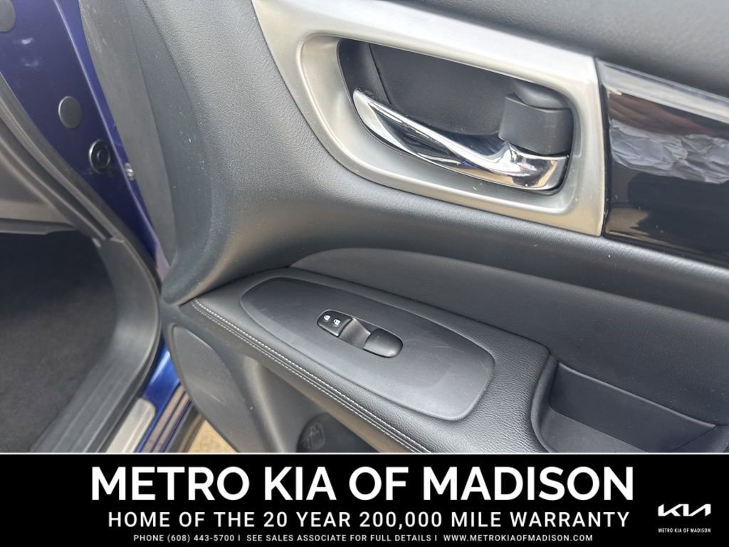 Used 2020 Nissan Pathfinder S image 35