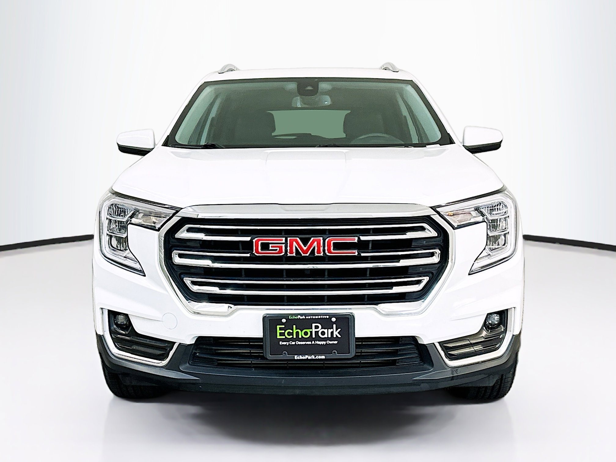 Used 2024 GMC Terrain SLT image 2