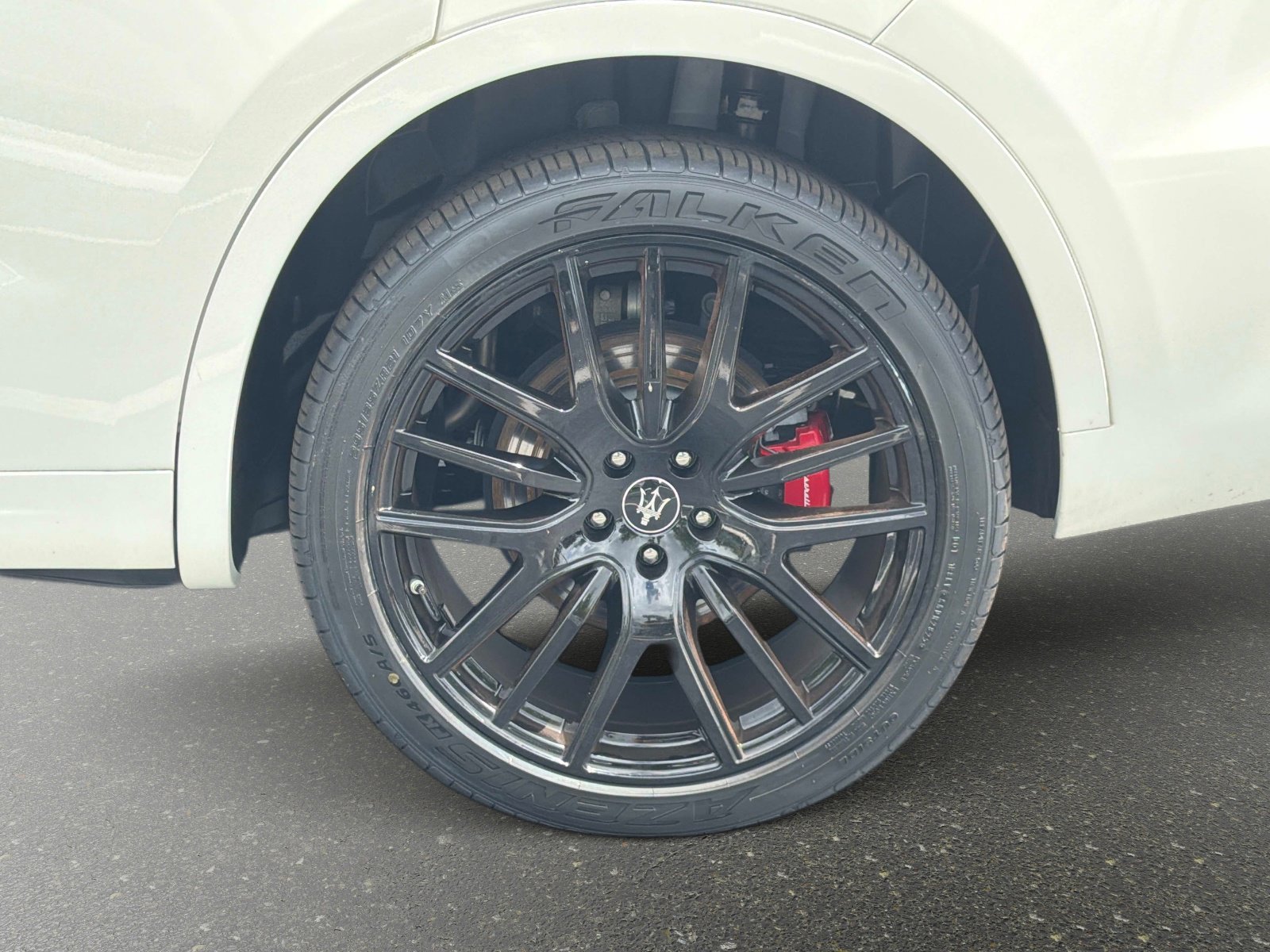 Used 2024 Maserati Levante Modena Ultima AWD/4WD image 14