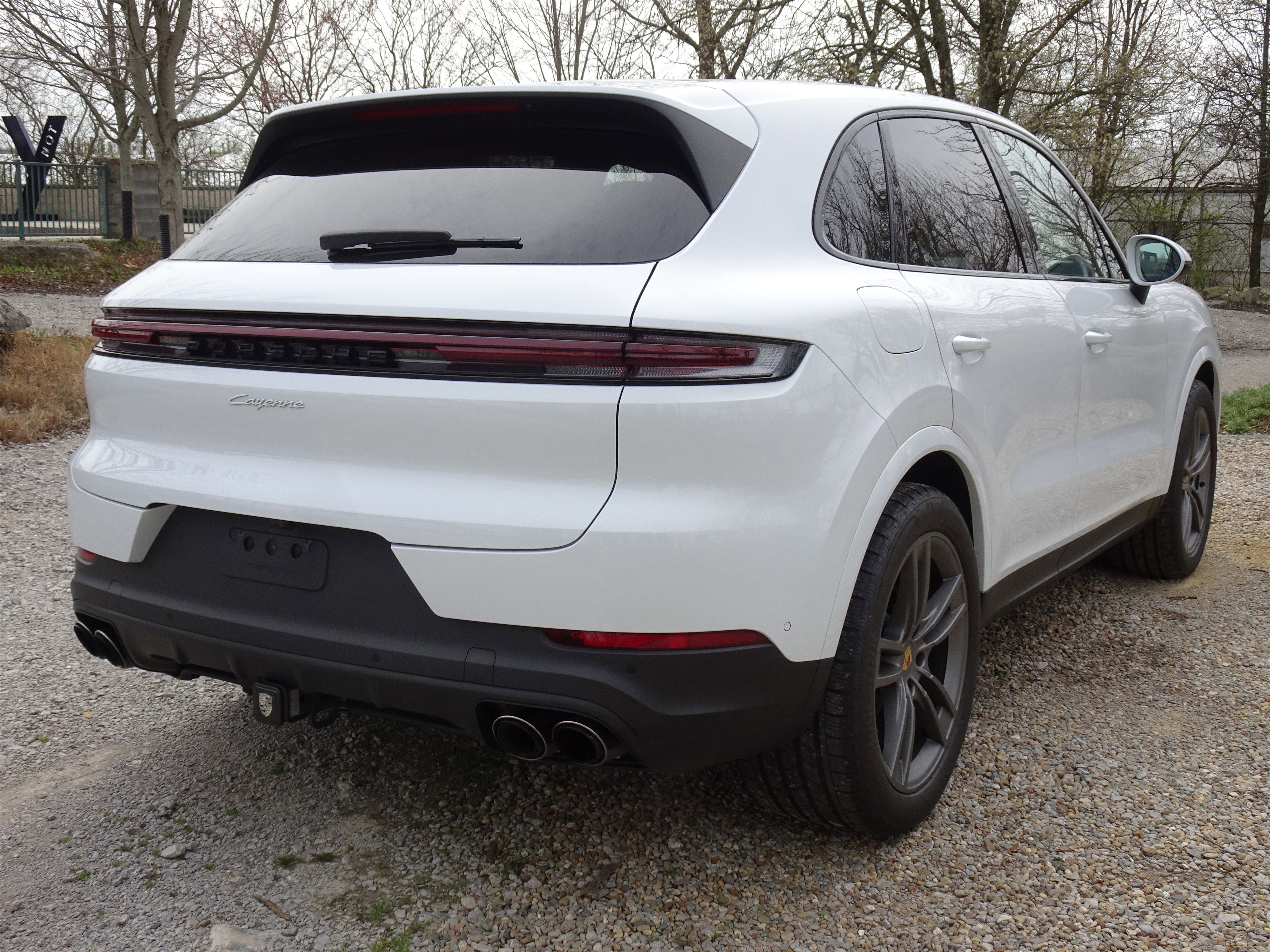 Used 2024 Porsche Cayenne image 10