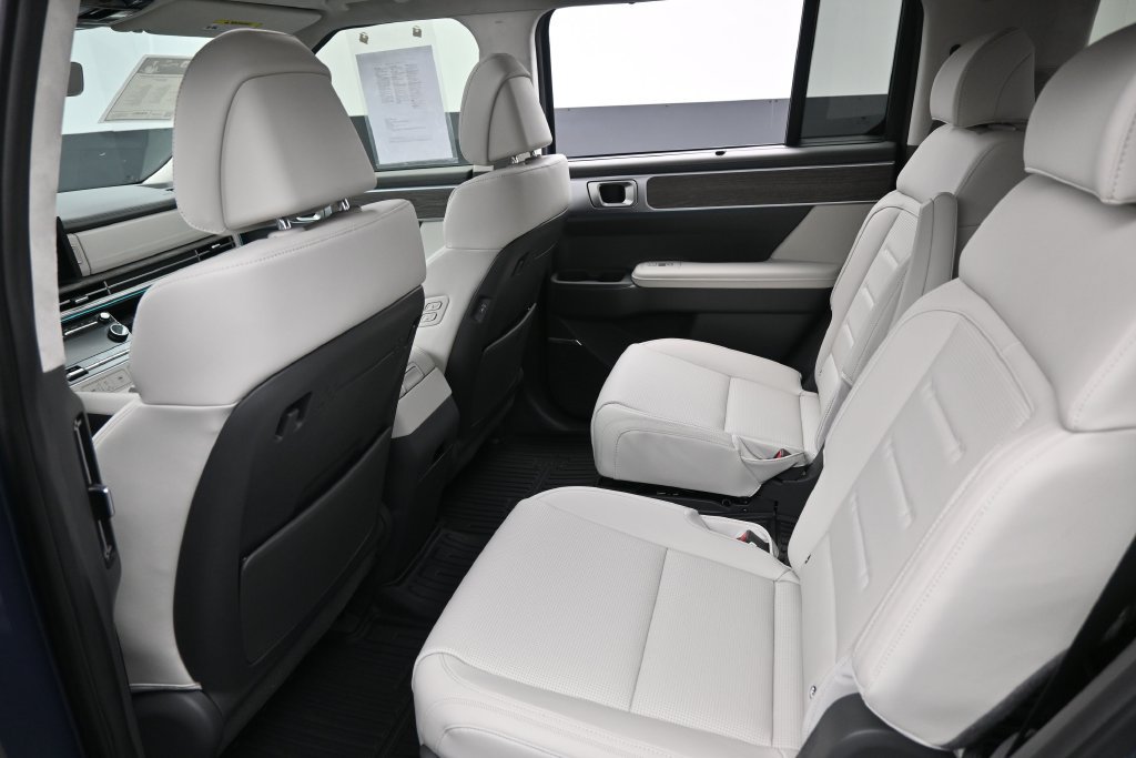 Used 2025 Hyundai Santa Fe Calligraphy FWD image 27