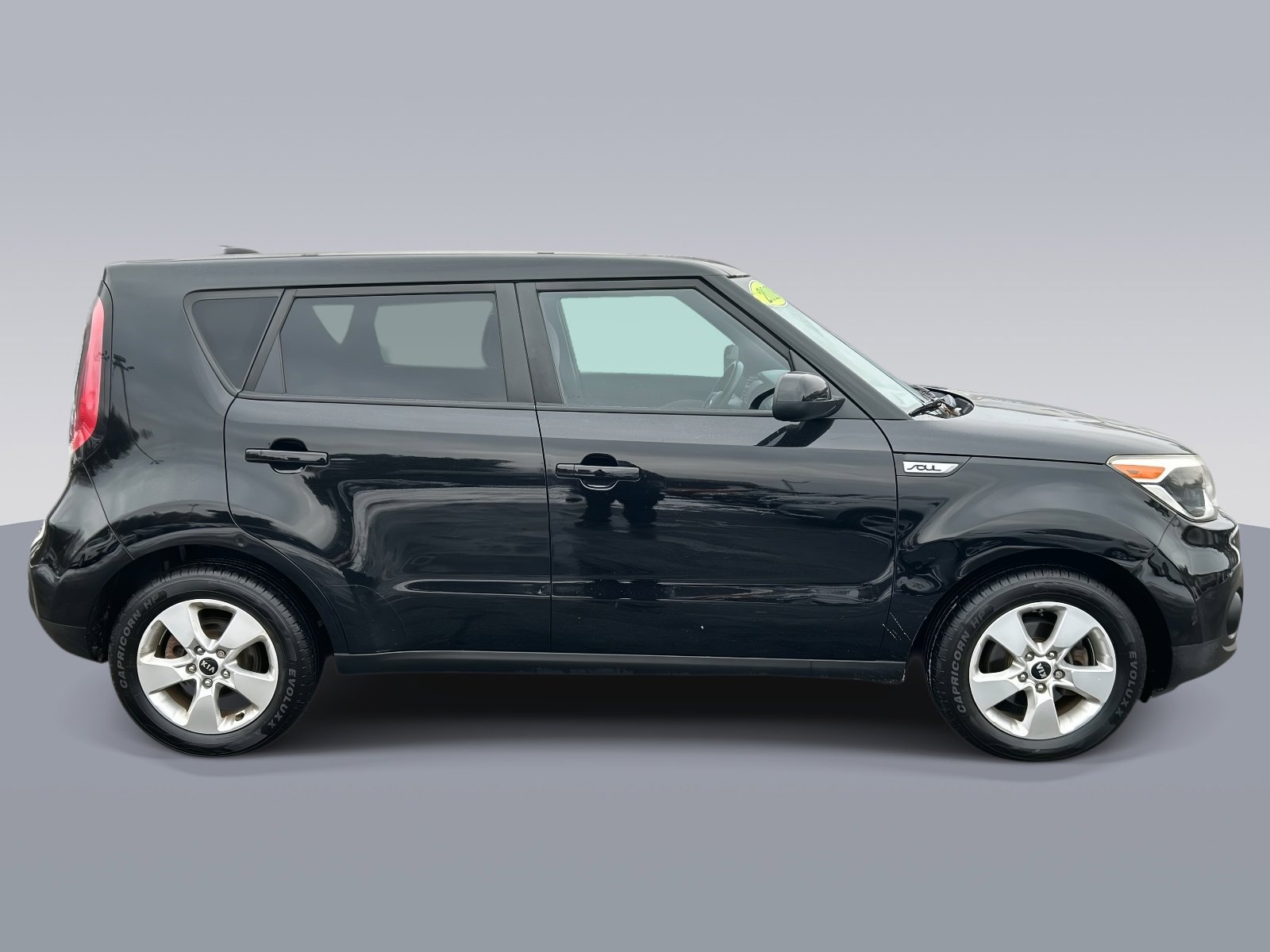 Used 2018 Kia Soul Base Auto FWD image 2